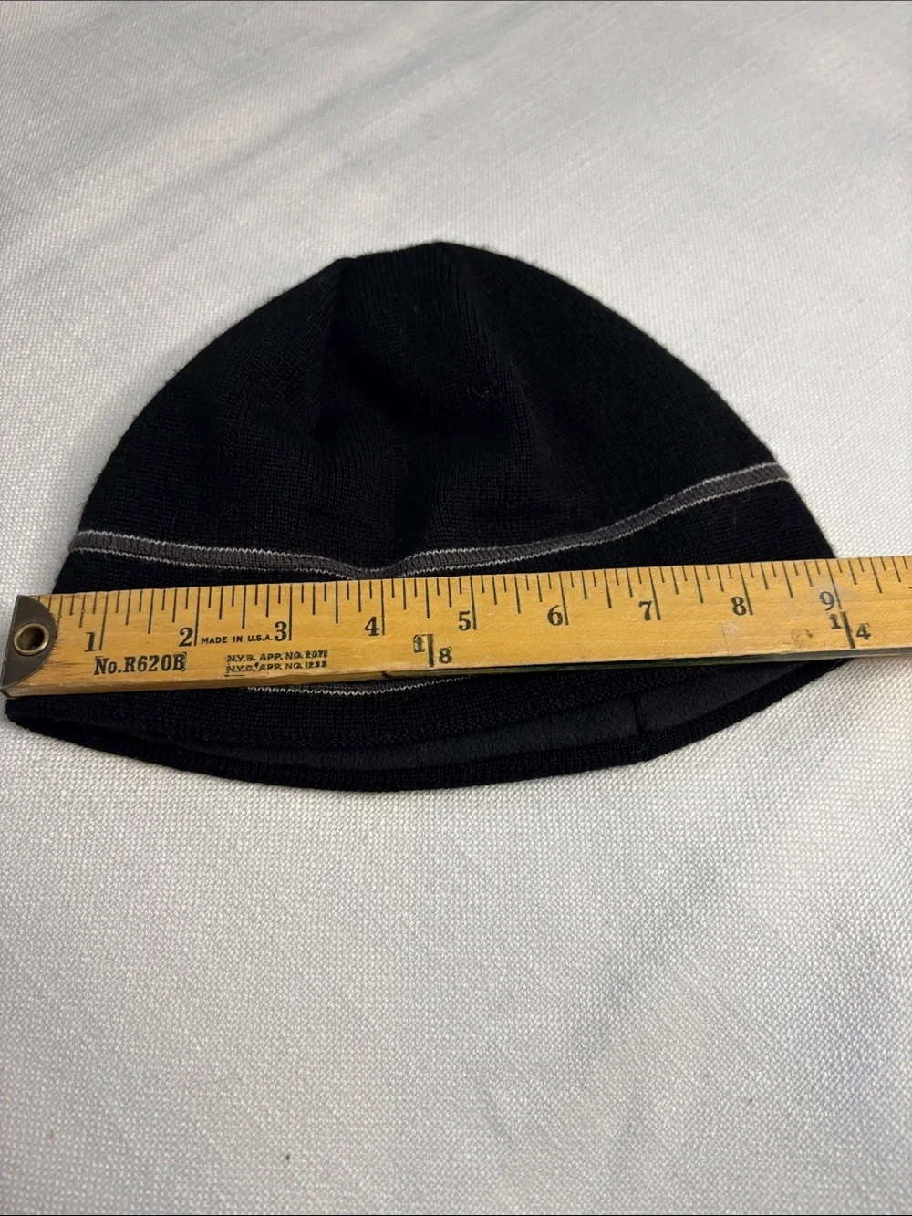 The North Face Black Beanie with Gray Stripe and Logo -282sku